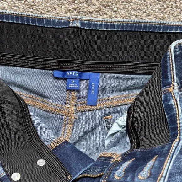 Apt. 9 Indigo Denim Shorts - Picture 2 of 3